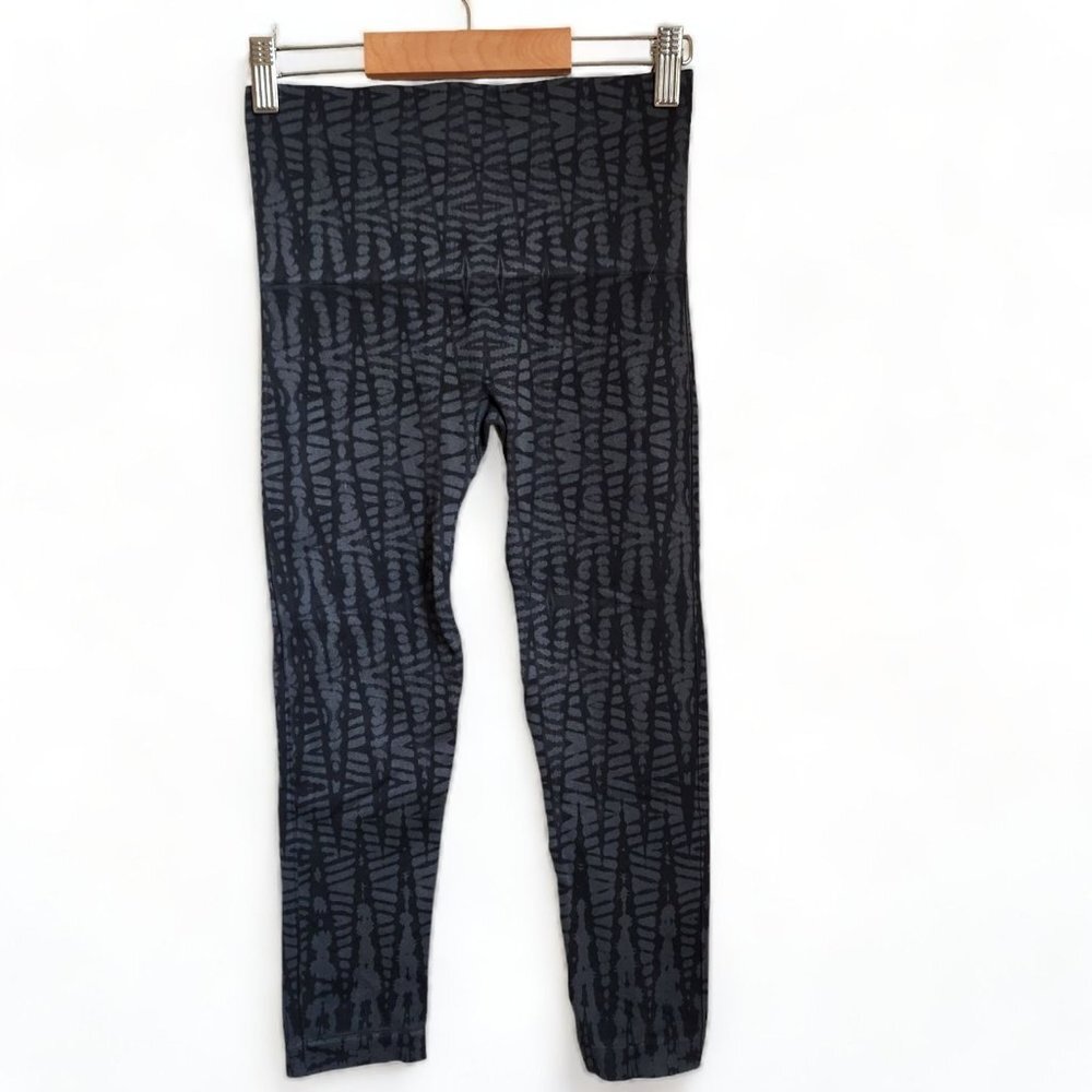 SPANX Look At Me Now Seamless Cropped Leggings Black Geo Women's Size M